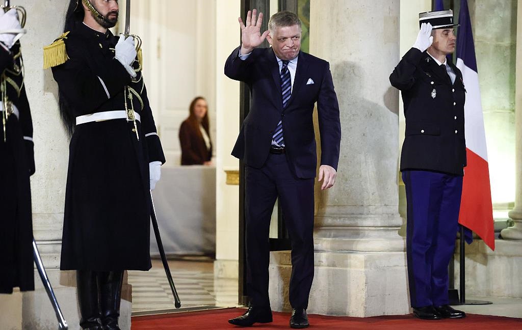 Фіцо допустив блокування кредиту для України