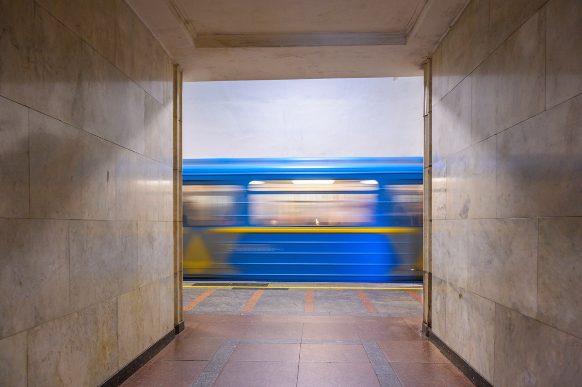 Тунель між станціями Тараса Шевченка та Почайна відремонтують за 1,84 млрд