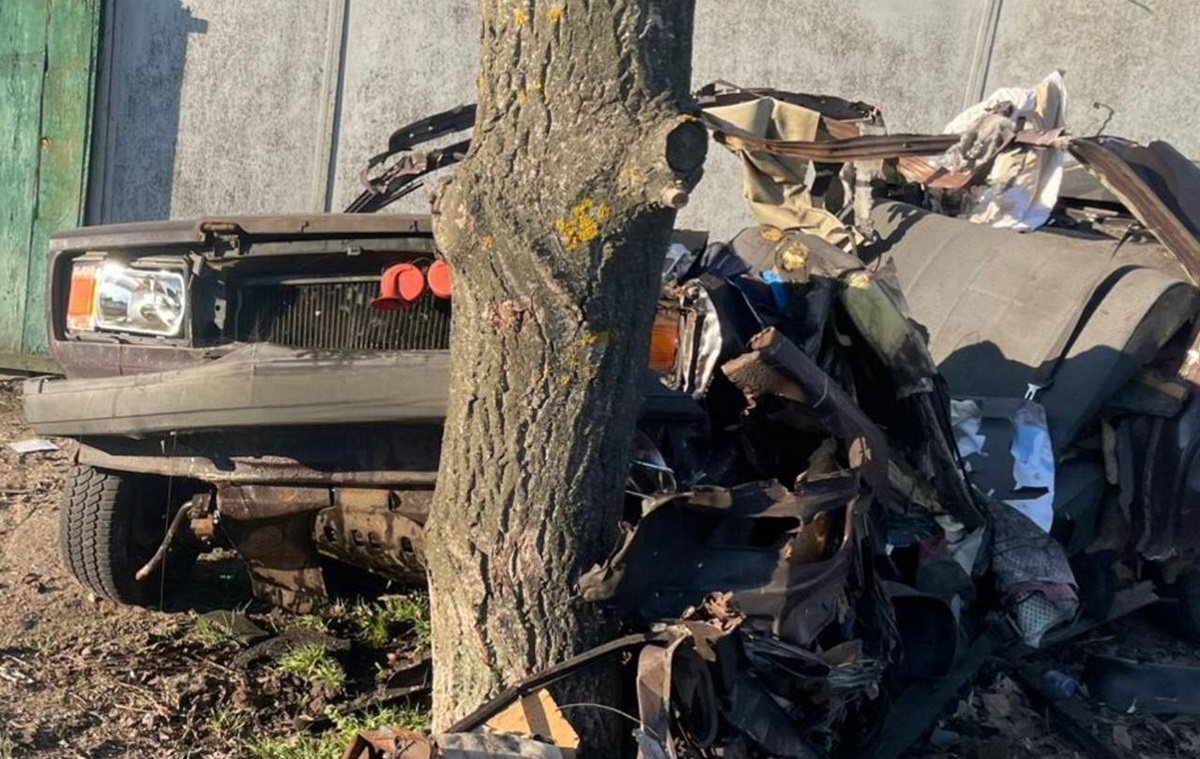 Росіяни атакували цивільне авто в Нікополі, є жертви