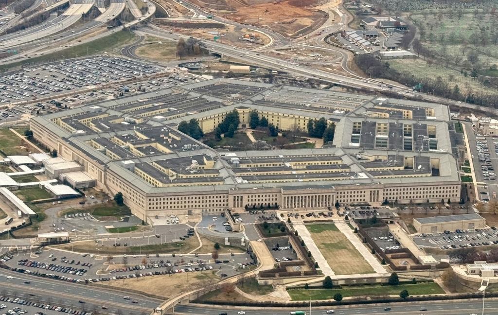 США вичерпали запаси і перетягують автогігантів на військові рейки – ЗМІ