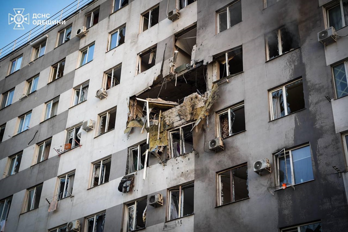 Удар по Одесі: загинув чоловік, шестеро постраждалих