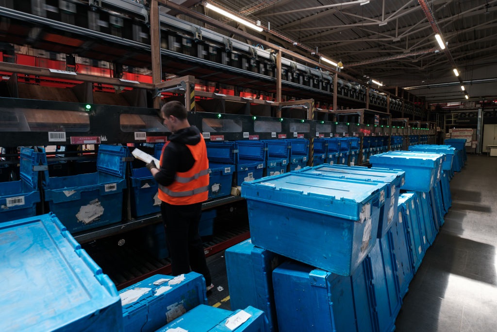 “Вибухові” посилки: Румунія оголосила про звинувачення двом українцям