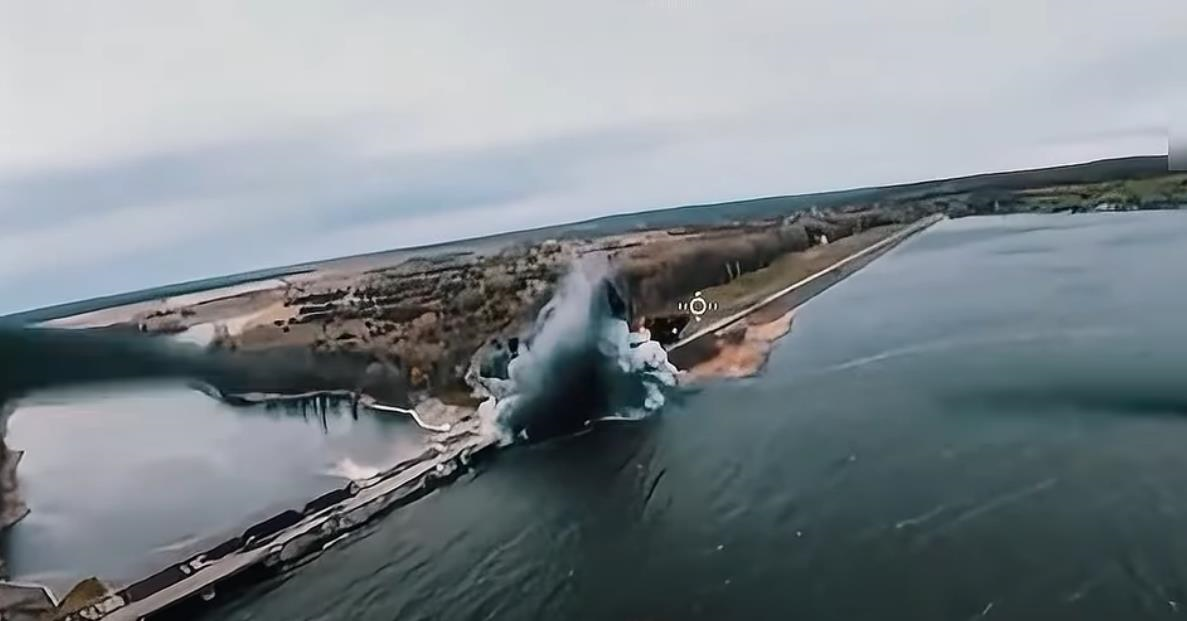 Військові спростували пошкодження Печенізької дамби