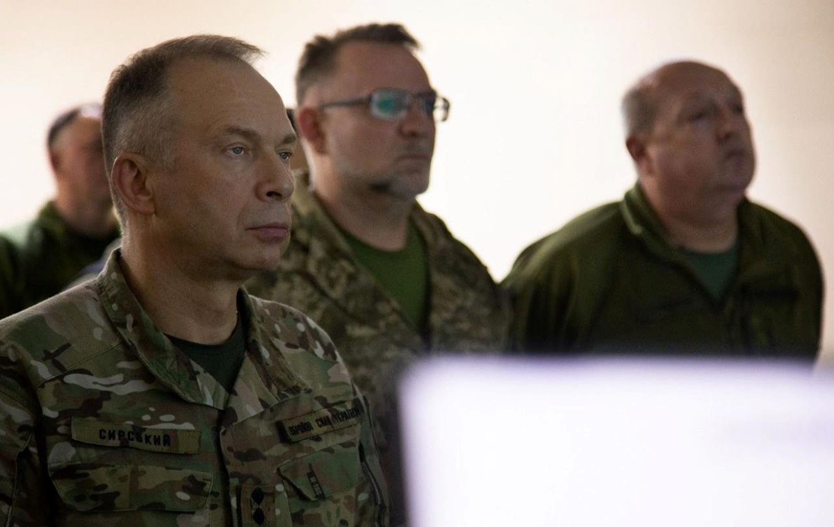 ЗСУ утримують позиції на півдні – Сирський